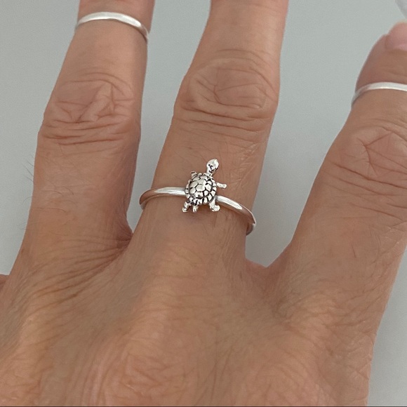 Sterling Silver Small Turtle Ring, Sea Ring, Animal Ring, Beach Ring - Picture 3 of 14